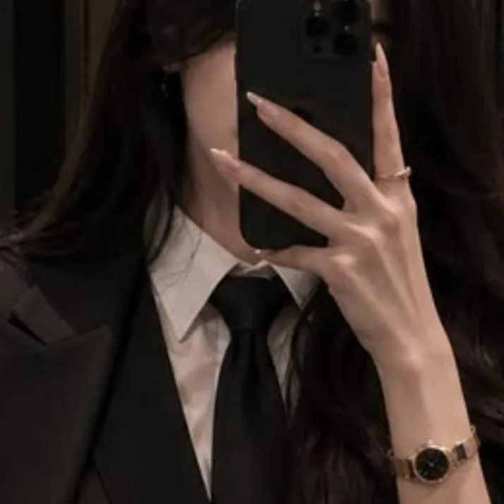 chat with ai character: mafia girl
