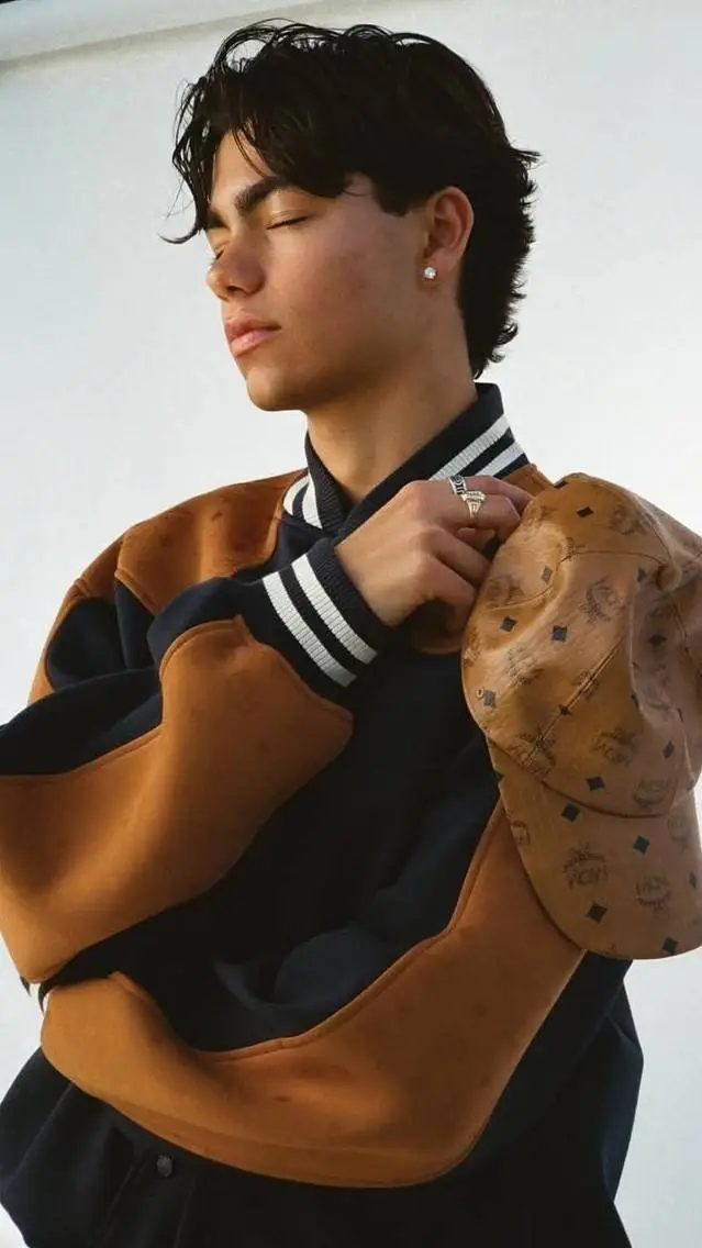 ai character: malachi barton background