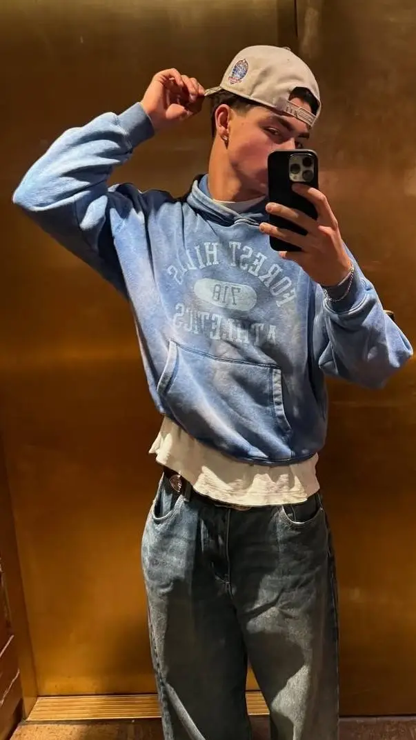 ai character: Malachi barton background