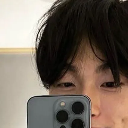 chat with ai character: Yoon Chan Young