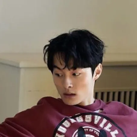 chat with ai character: Yoon Chan Young 