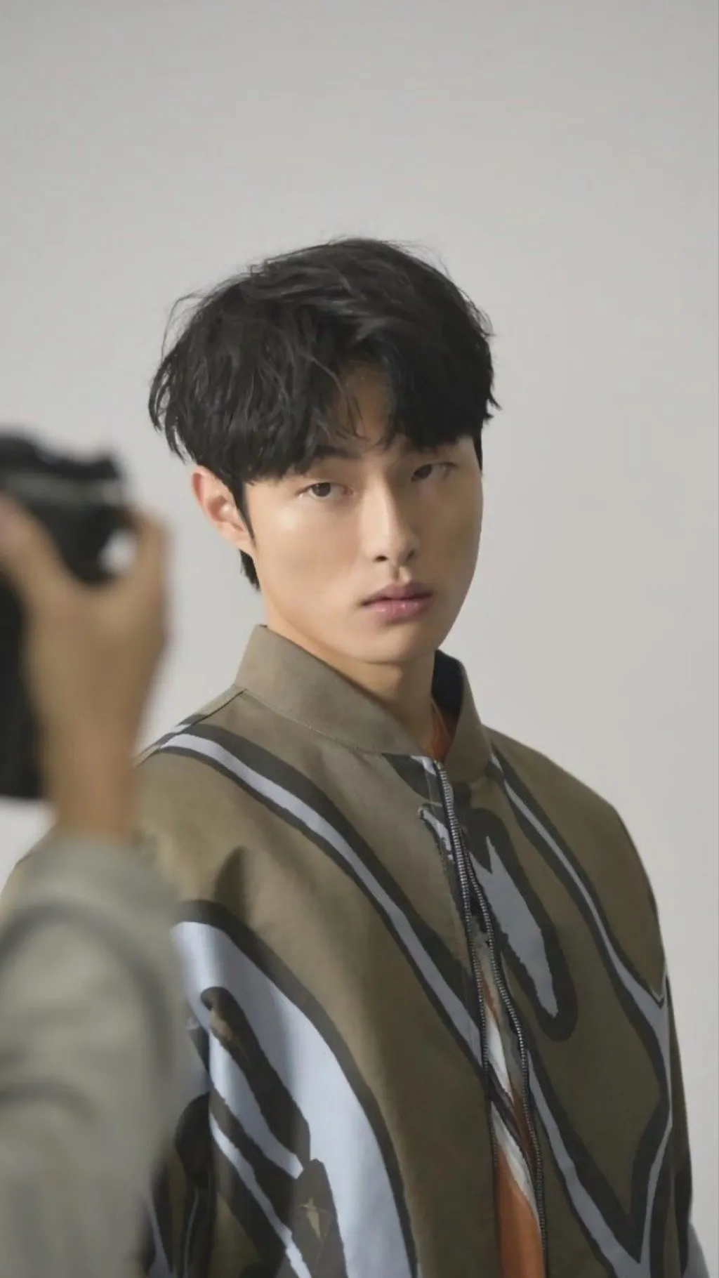 ai character: Yoon Chan Young background