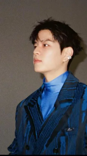 ai character: Kim Seung-min background