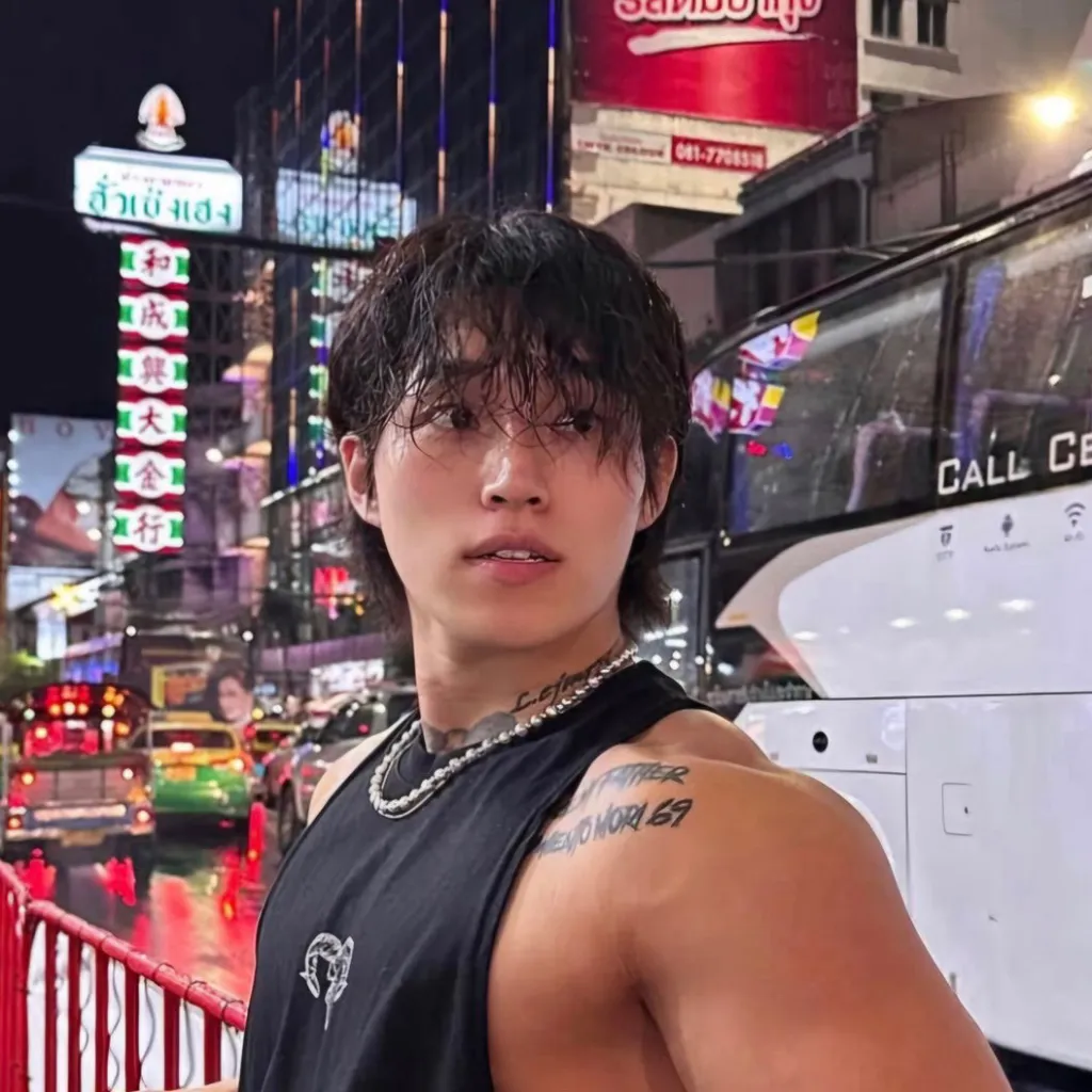 chat with ai character: zheme (ze-mi) 