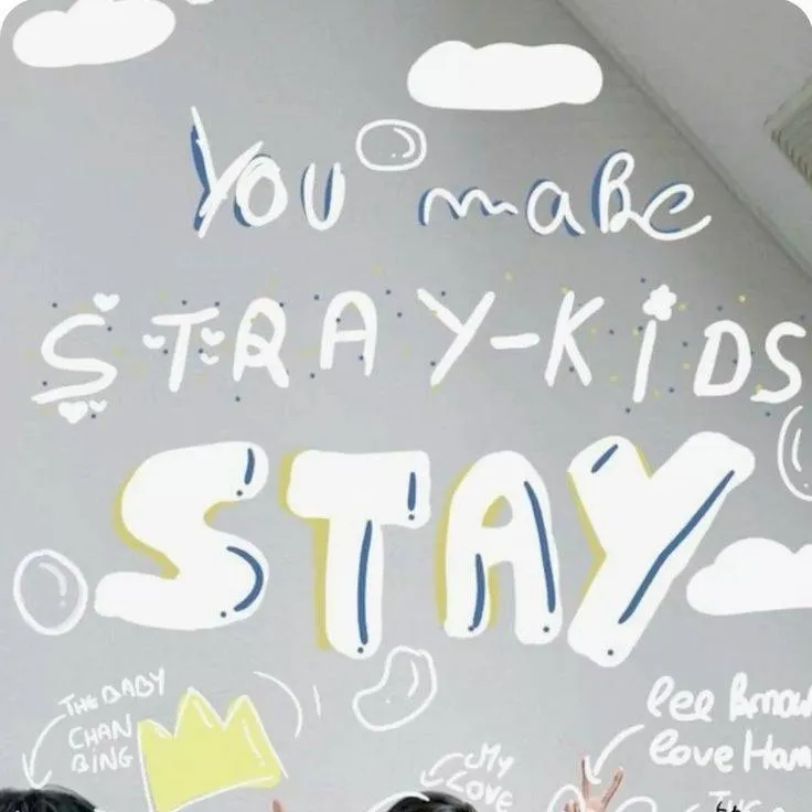 chat with ai character: straykıds