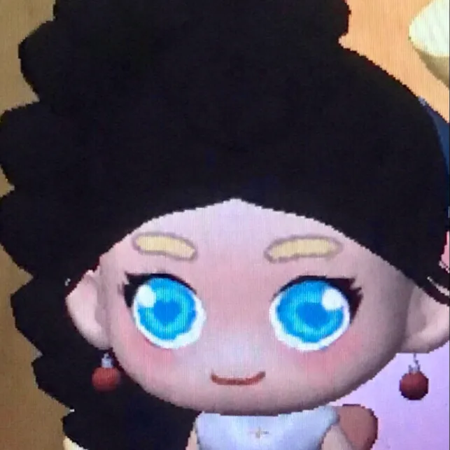 chat with ai character: Raya