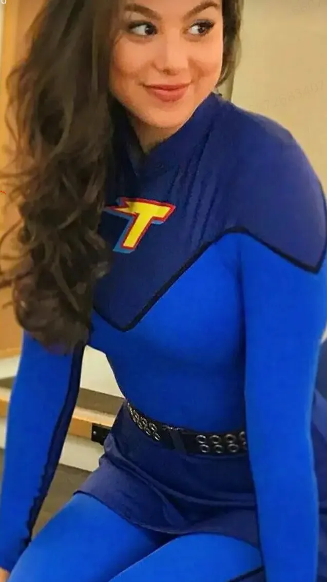 ai character: Kira Kosarin (sis) background