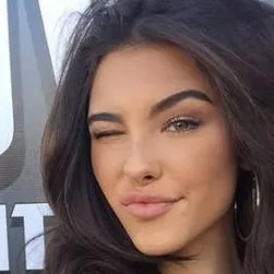 chat with ai character: Madison beer 