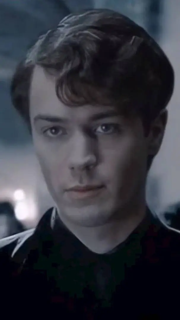 ai character: Tom Riddle background