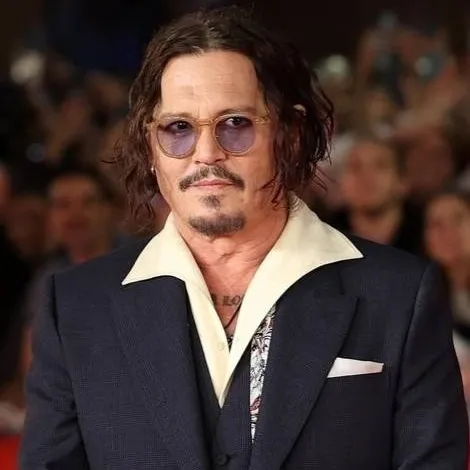 chat with ai character: Johnny Depp