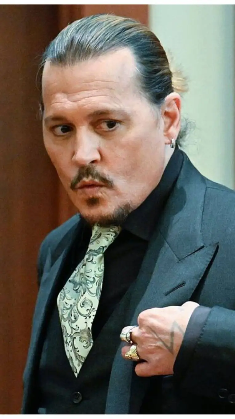 ai character: Johnny Depp background