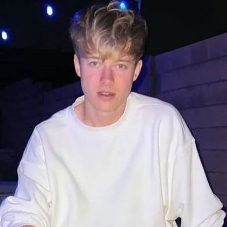 Chat with Sam golbach! - text or voice, Enjoy AI Chat Free & Safe