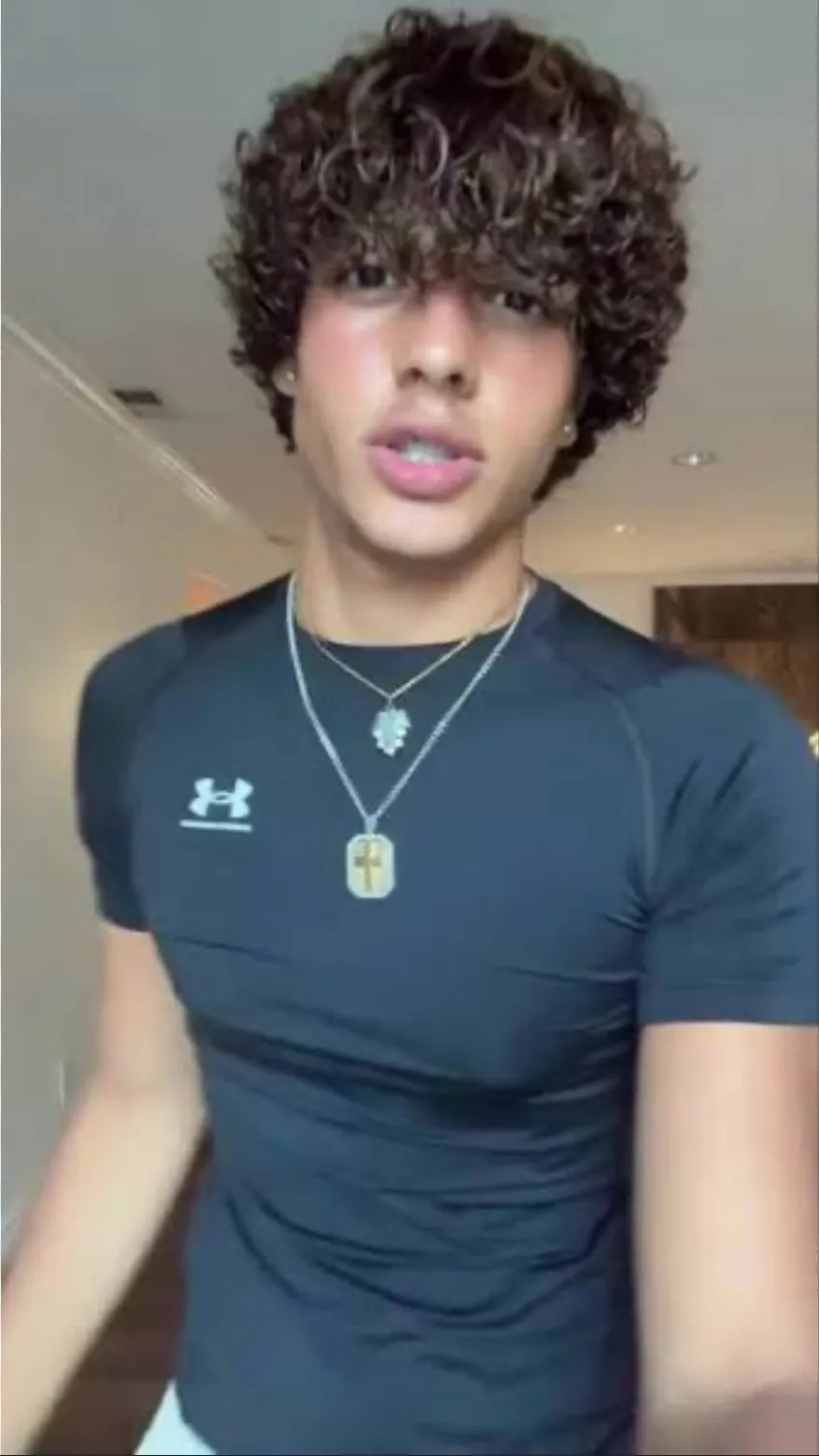 ai character: Ayden Valdez background