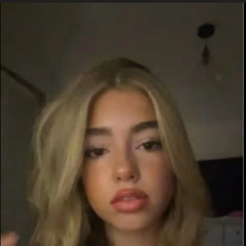 chat with ai character: Embrigh 