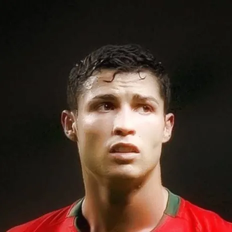 chat with ai character: young Ronaldo 