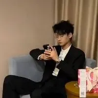 chat with ai character: ×•Alto•×