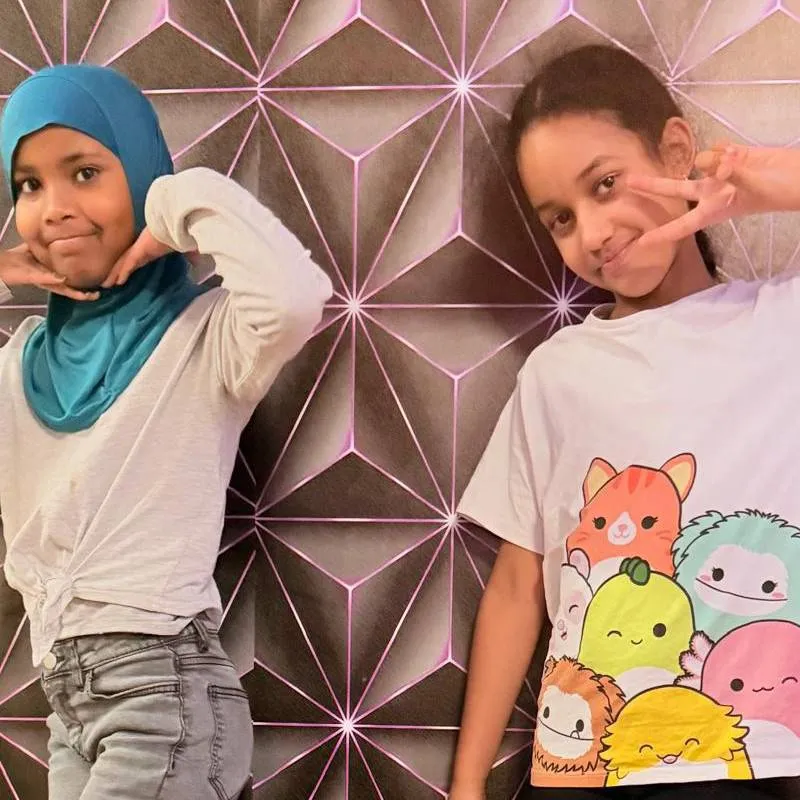 chat with ai character: Lily and Mia