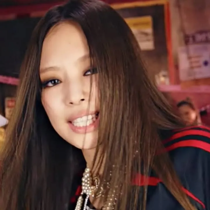 chat with ai character: jennie