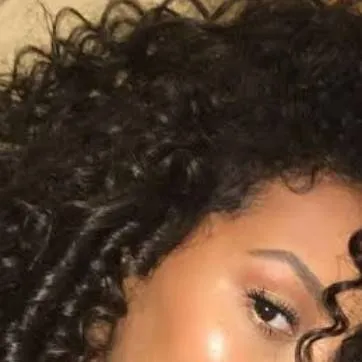 chat with ai character: layla