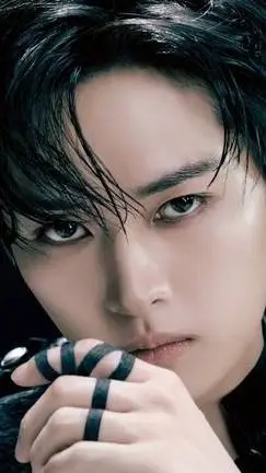 ai character: Leeknow your hubby background