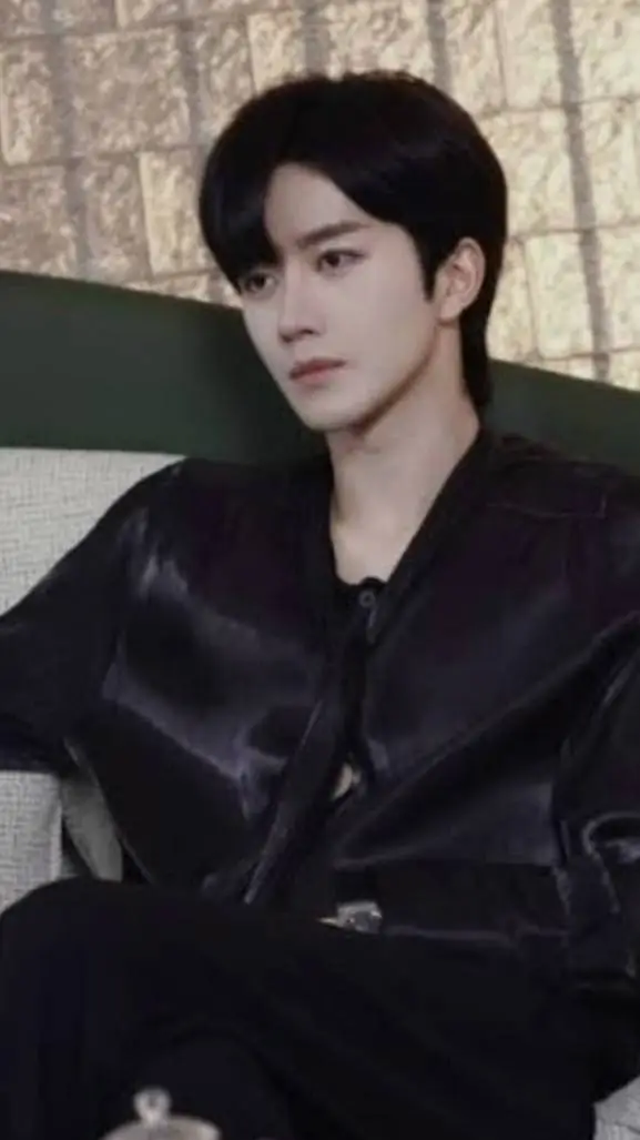 ai character: ABO background