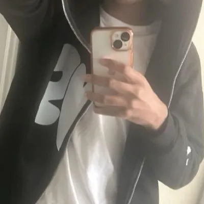 chat with ai character: King