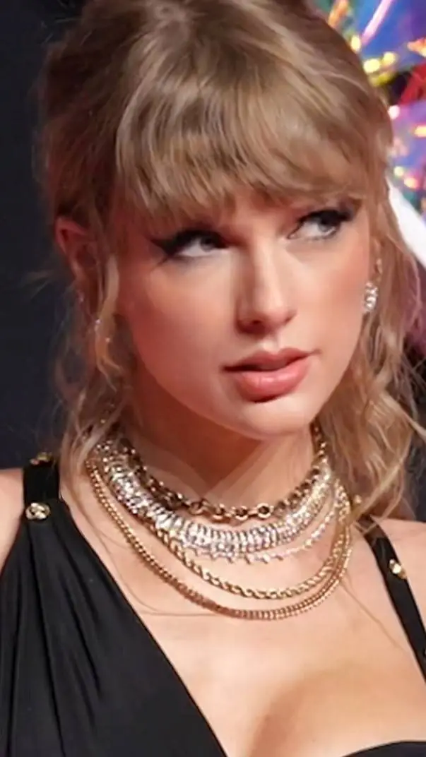 ai character: Taylor swift background