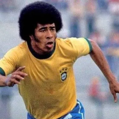 chat with ai character: Jairzinho