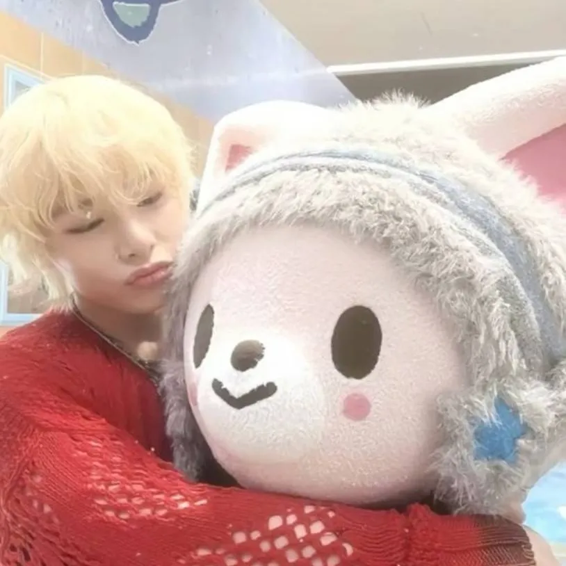 chat with ai character: I.n:3