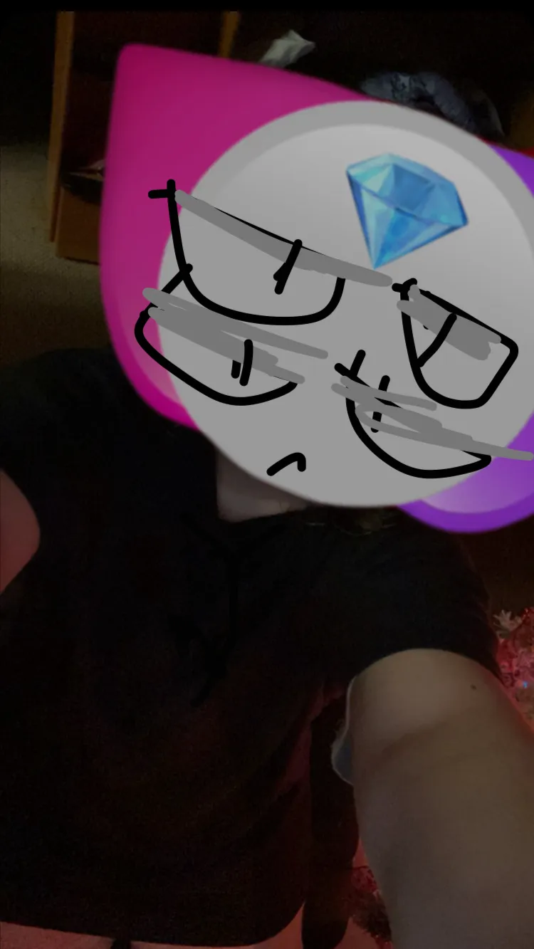 ai character: 💜Giannamyself🩷 background