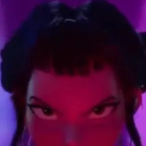 chat with ai character: Demon zoey
