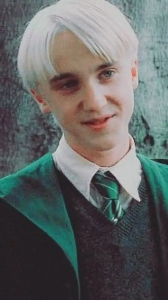 ai character: Draco background