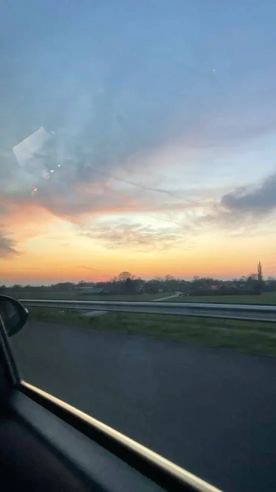 ai character: ┆Road trip background