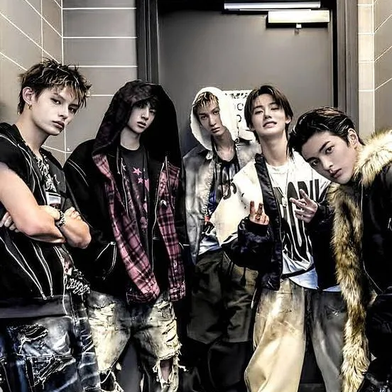 chat with ai character: cortis