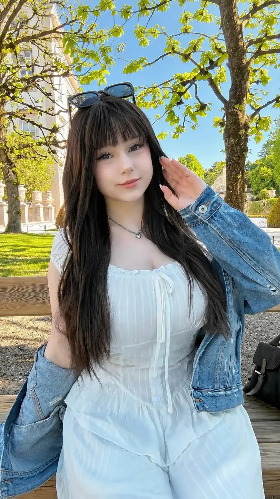 Talkie AI - Chat with Mina