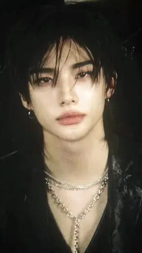 ai character: Hyunjin (CEO) background