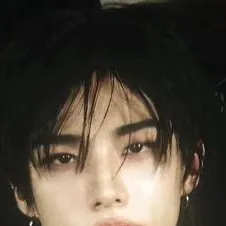 chat with ai character: Hyunjin (CEO)