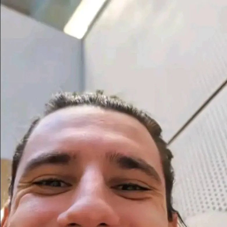 chat with ai character: szoboszlaixshinobu