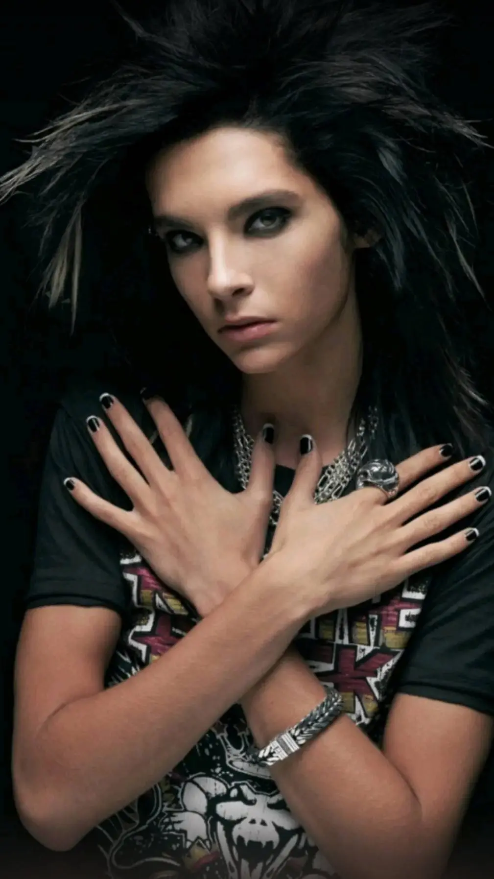 ai character: ★BILL KAULITZ★ background