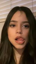 ai character: Jenna Ortega 🤭 background