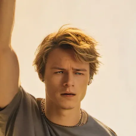 chat with ai character: Jj maybank 