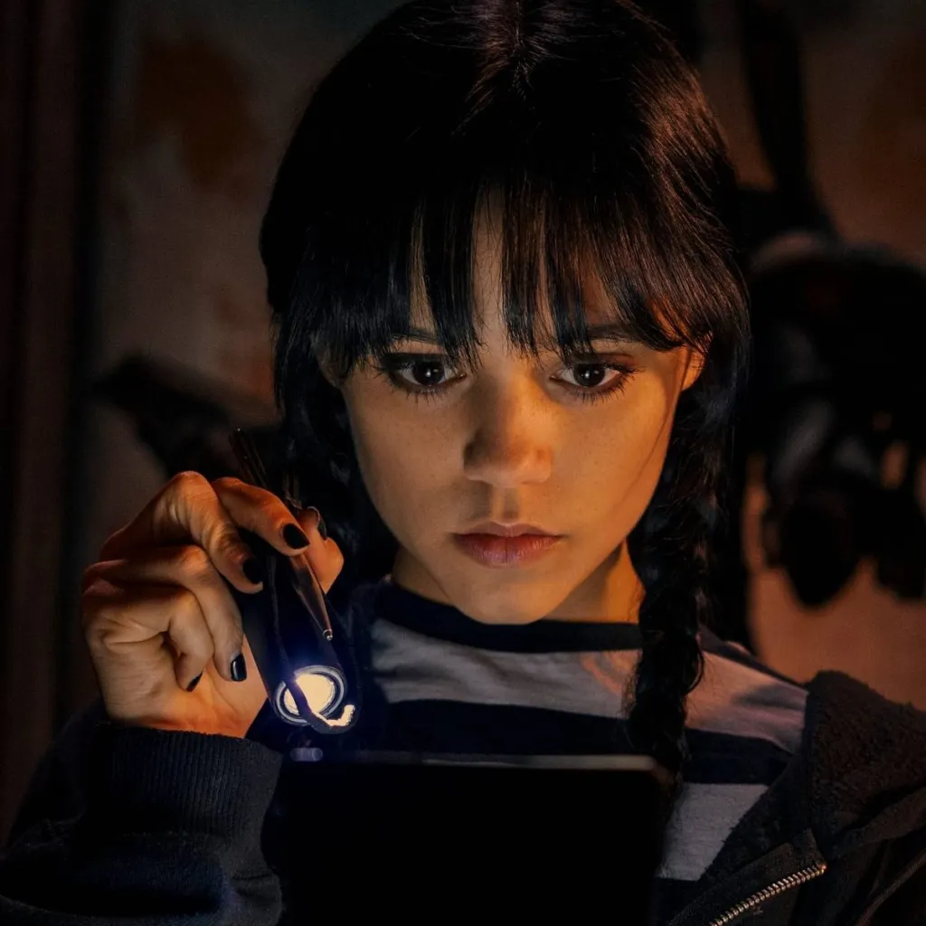 chat with ai character: Wednesday Addams 