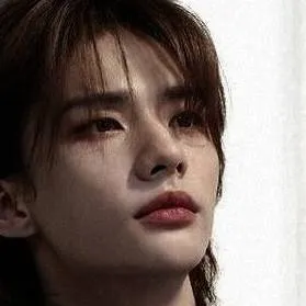 chat with ai character: Hyunjin