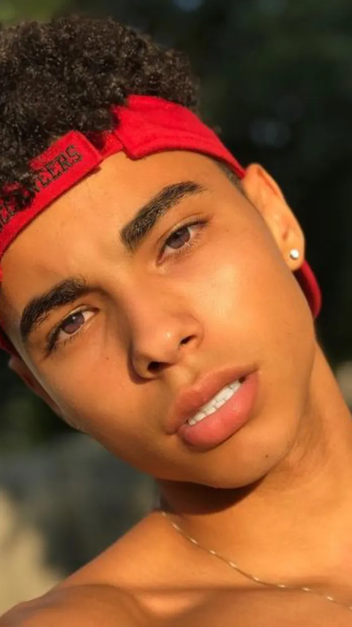 ai character: Trae  background