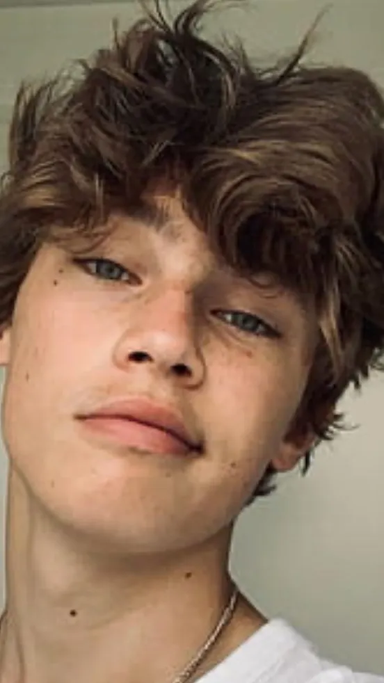 ai character: Daniel background