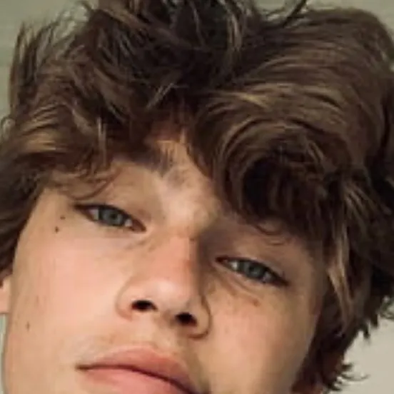 chat with ai character: Daniel