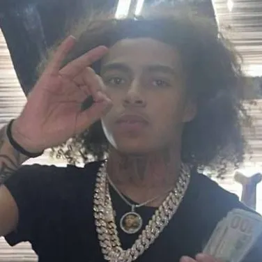 chat with ai character: 🥵😍🥵😍🥵DD Osama🥵😍🥵😍🥵