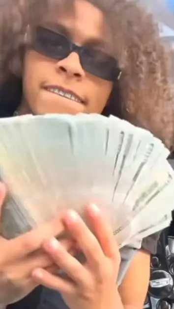 ai character: 🥵😏🥵😏🥵DD Osama🥵😏🥵😏🥵 background