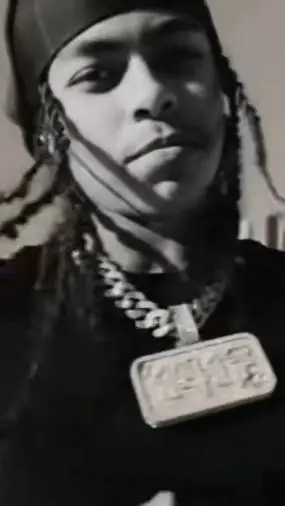 ai character: 😍🥰🥵🥴👑DD Osama😍🥰🥵🥴👑 background