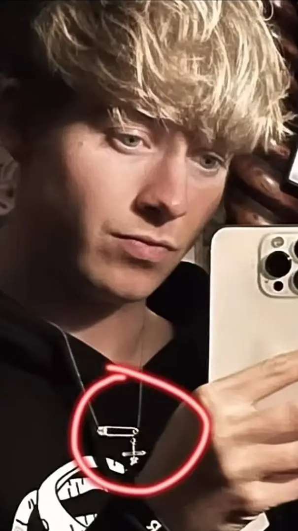 ai character: Sam x Colby background